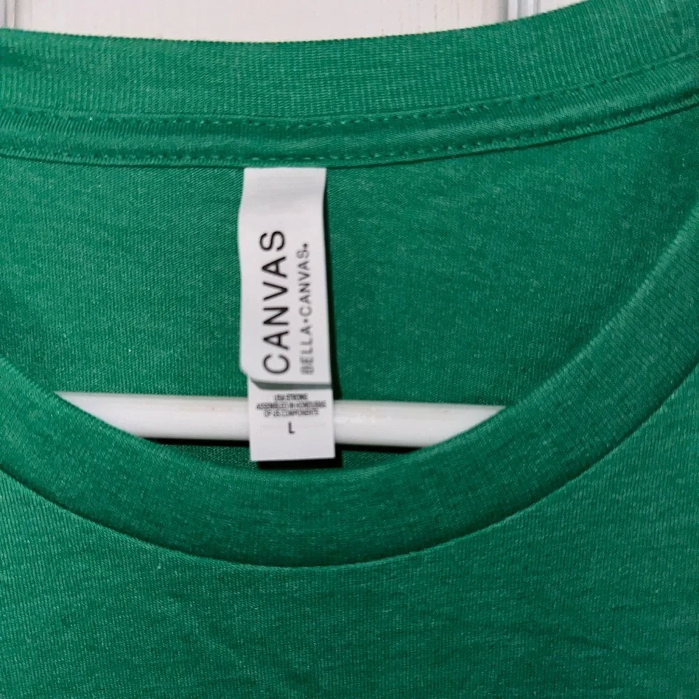 NWOT Handcrafted Merry Christmas Shirt Large-Green - Picture 3 of 4